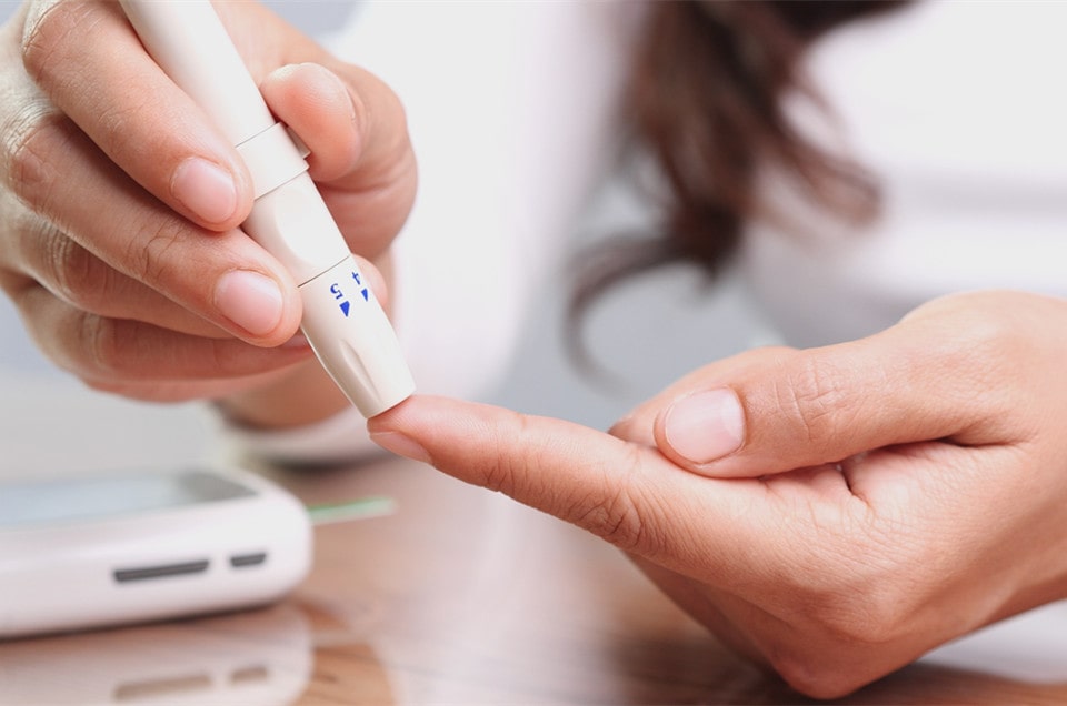check blood glucose levels in diabetes