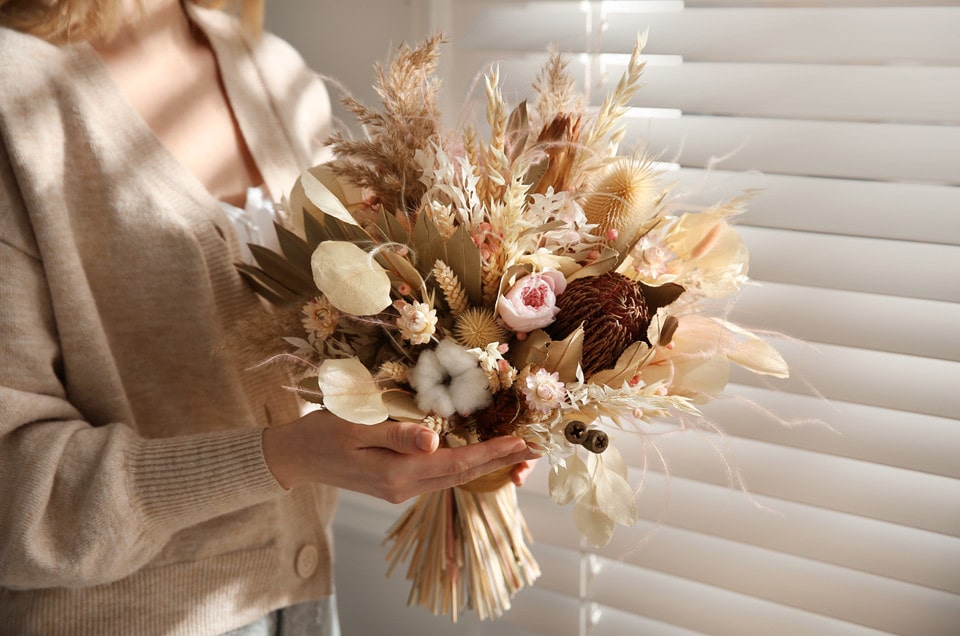 use wooden flower arrangements on special events